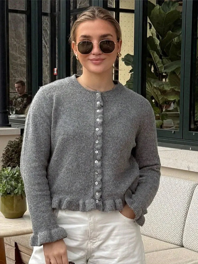 Pure Comfort: The Versatile Long-Line Cotton Cardigan