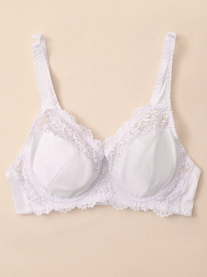 Romantic Details: Elegant Emerald Lace Bra