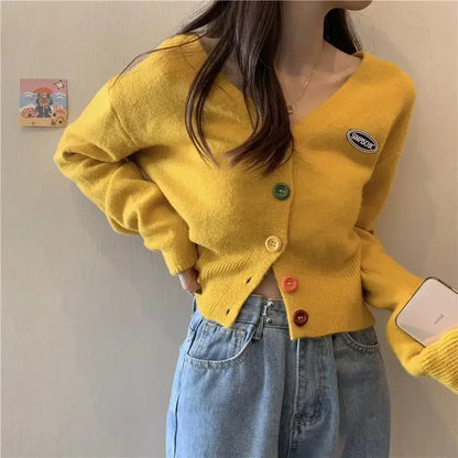 Cute Cropped V-Neck Knit Cardigan for Women – 2025 Autumn Trend