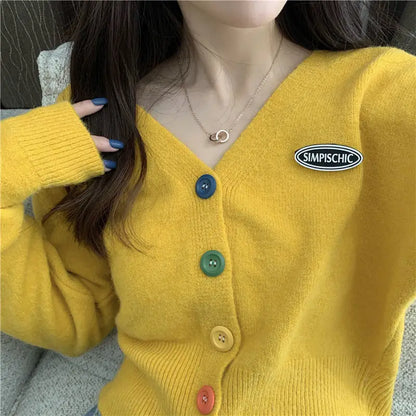 Cute Cropped V-Neck Knit Cardigan for Women – 2025 Autumn Trend