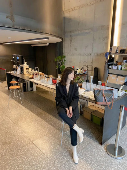 Elegant Zipper Closure Women Suede Boots