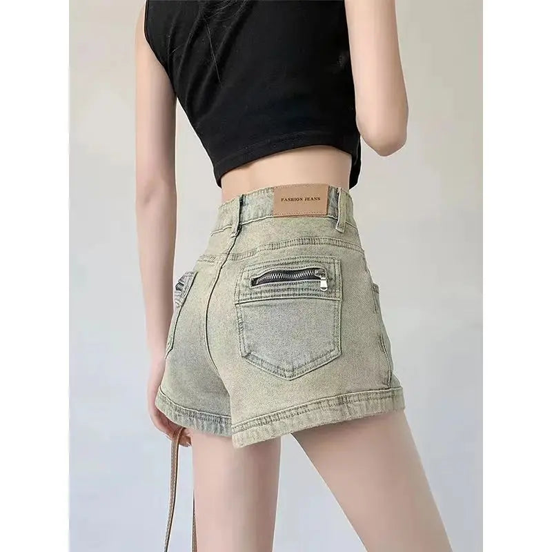 Street Style: Acid Wash High-Waisted Denim Shorts