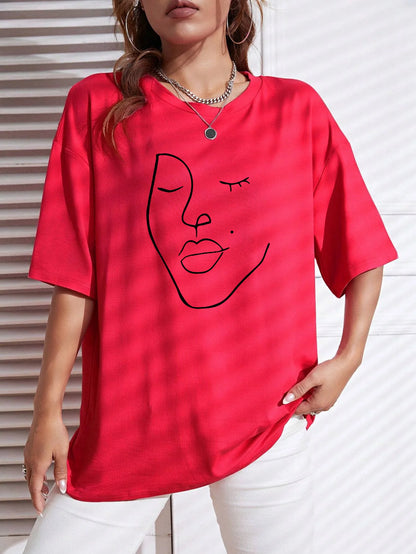 Minimalist Line Art Oversized Tee for an Effortless Streetwear Aesthetic