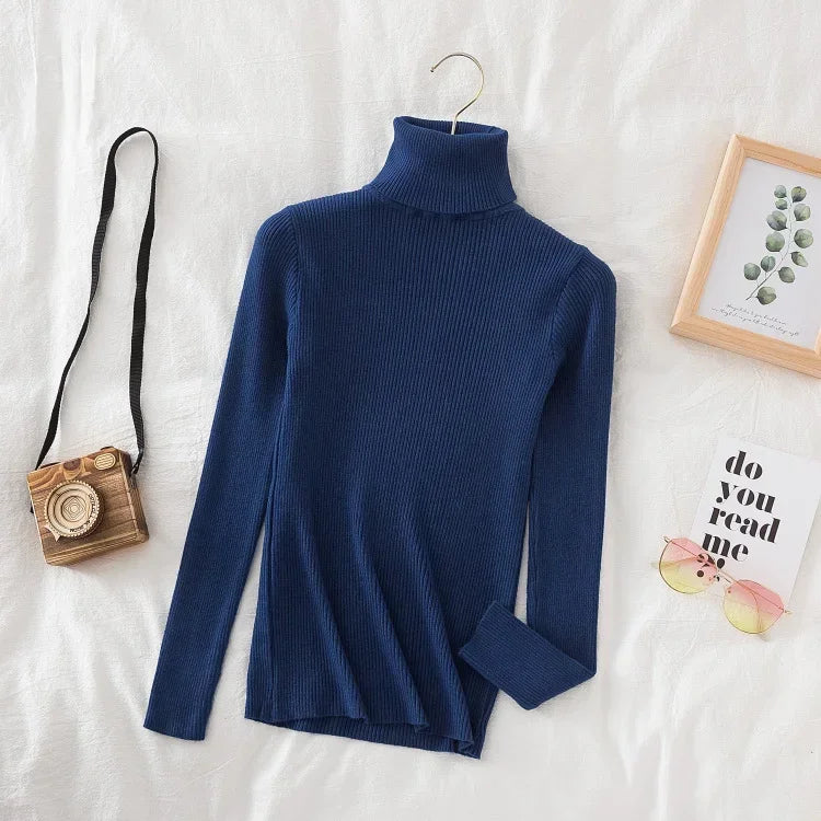 Timeless Basic: Solid Cashmere-Blend Turtleneck Jumper