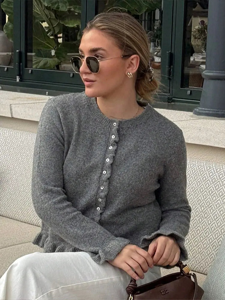 Pure Comfort: The Versatile Long-Line Cotton Cardigan