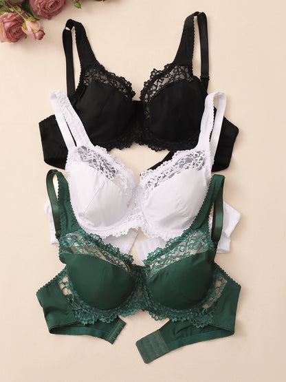 Romantic Details: Elegant Emerald Lace Bra