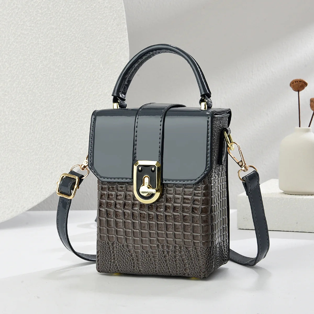 Women Retro Flap Messenger Bags