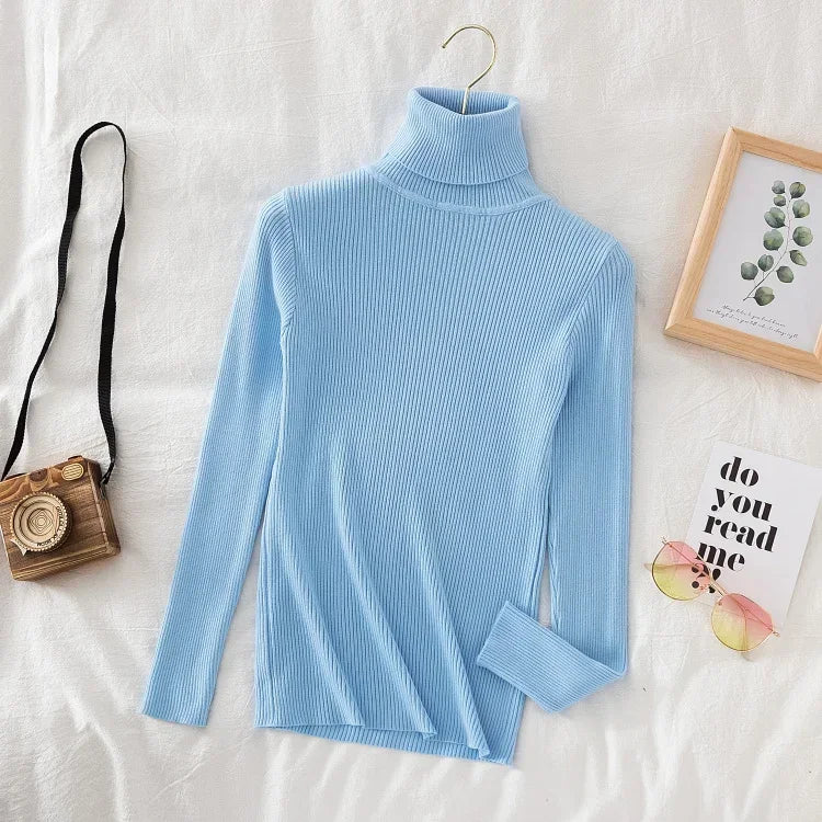 Timeless Basic: Solid Cashmere-Blend Turtleneck Jumper