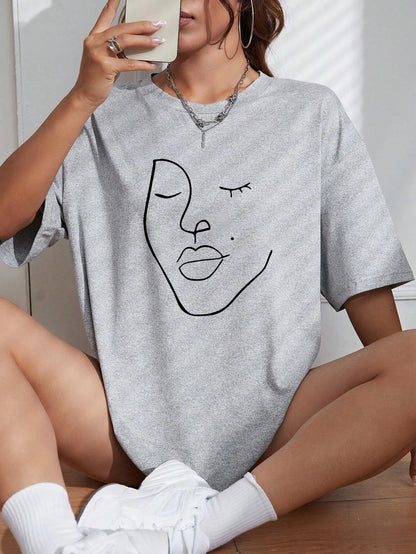 Minimalist Line Art Oversized Tee for an Effortless Streetwear Aesthetic