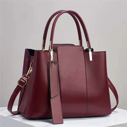 Chic Unveil: Fashionable Women's Tote, Unparalleled Capacity