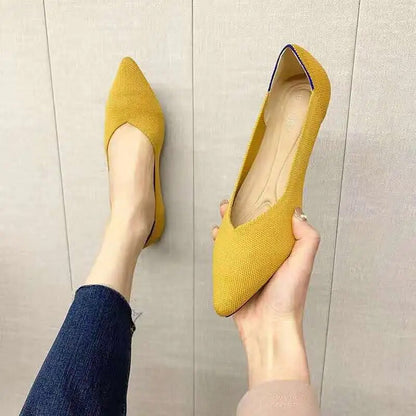 Pointed Knit Flat Shoes: Fashionable and Comfortable for Spring and Autumn