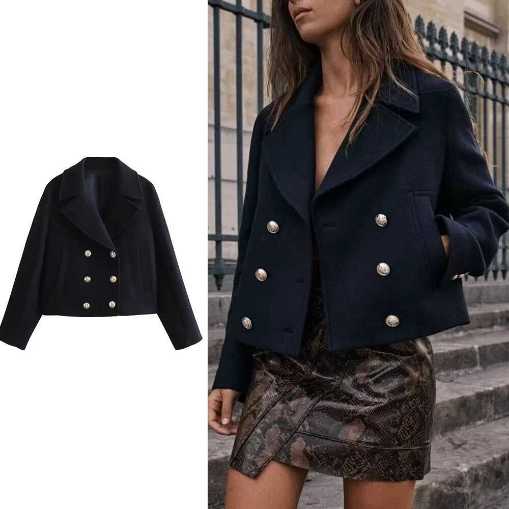 Double-Breasted Short Jackets: Elegant and Casual for Autumn/Winter