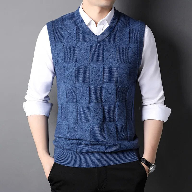 Top-Grade Sleeveless Sweater Vest: V-Neck Fashion for Men