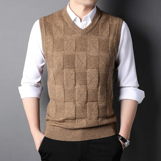 Top-Grade Sleeveless Sweater Vest: V-Neck Fashion for Men