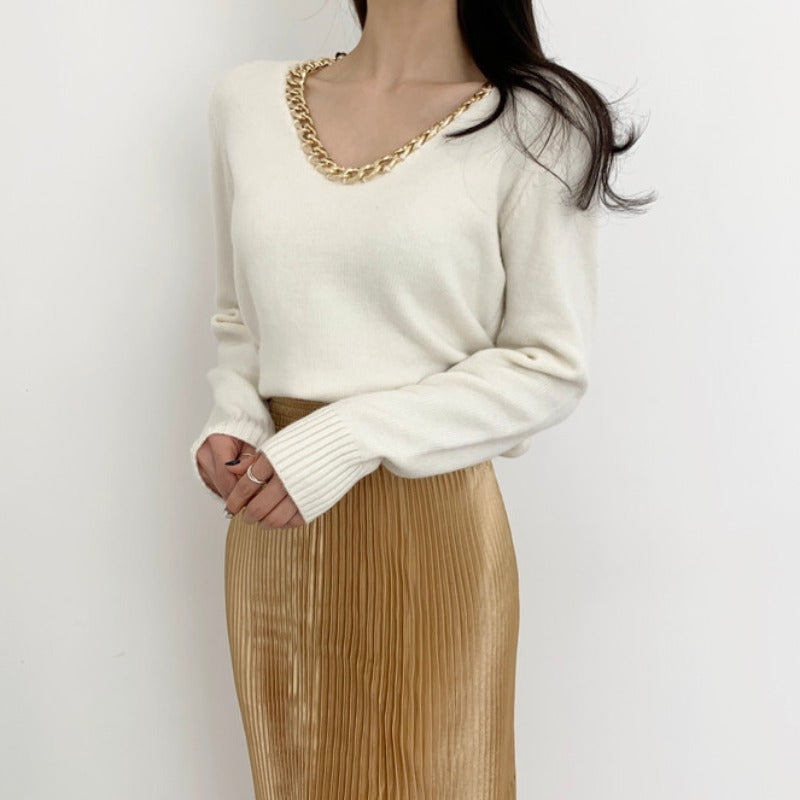 Chic V-Neck Chain Sweater – Elegant Warmth with a Statement Twist