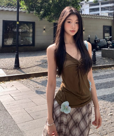 Sleek Backless Camisole Top – Slim-Fit Summer Outfit for Women