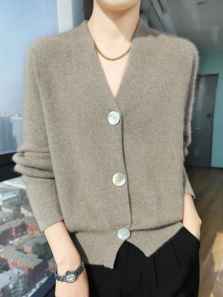 Pure Sophistication: The Ultra-Soft Cashmere Essential