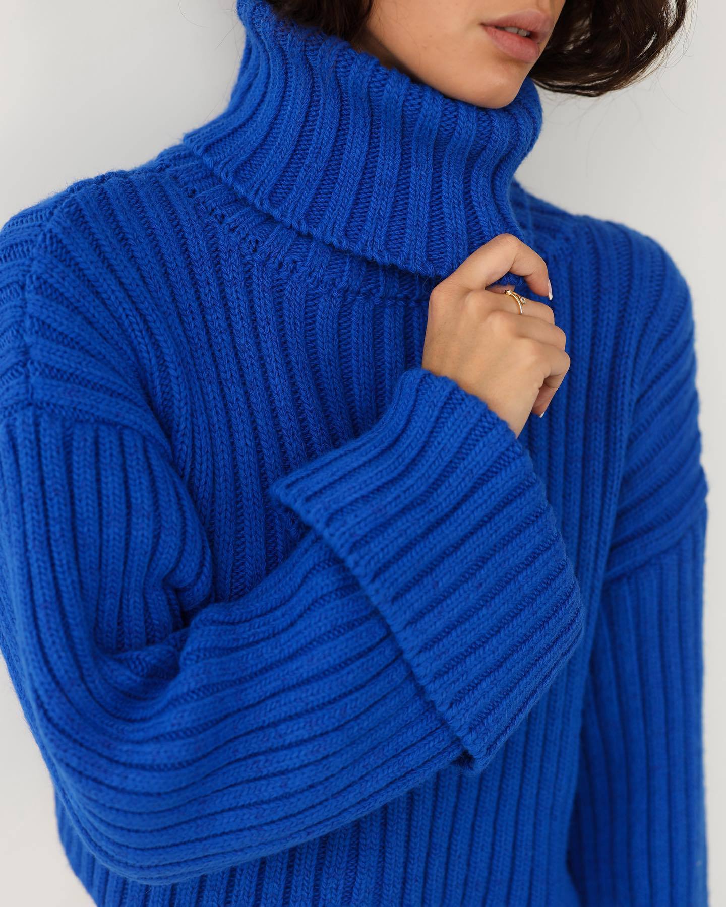 Thick Ultra-Short Pullover Style Women's Striped Turtleneck Sweater