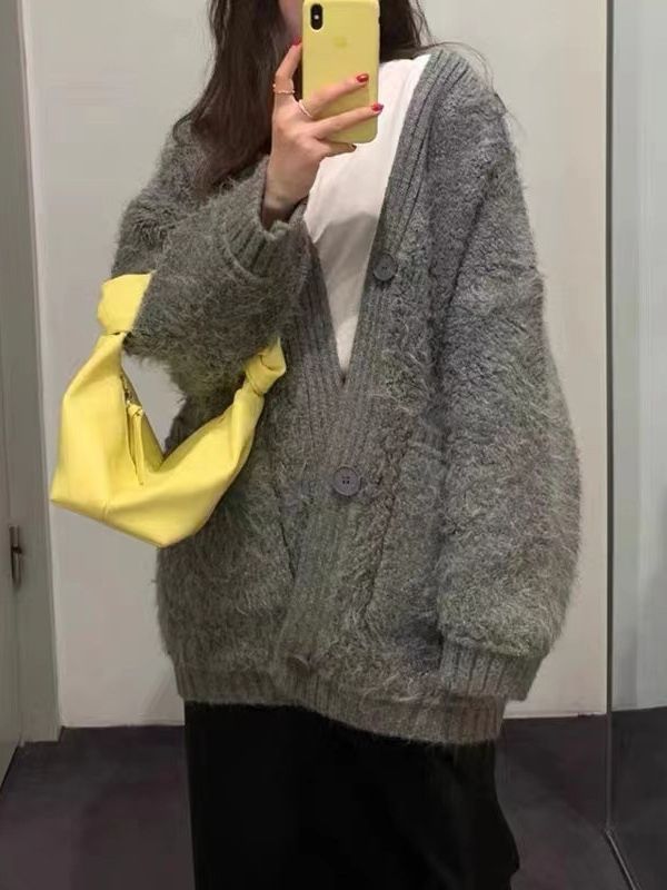 Fashionable Knitted Cardigan Sweater for Women – Cozy Cashmere Top, Elegant Fall & Winter Outfit