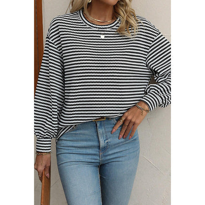 Casual Loose Knitted Pullover – Striped or Plaid Perfection
