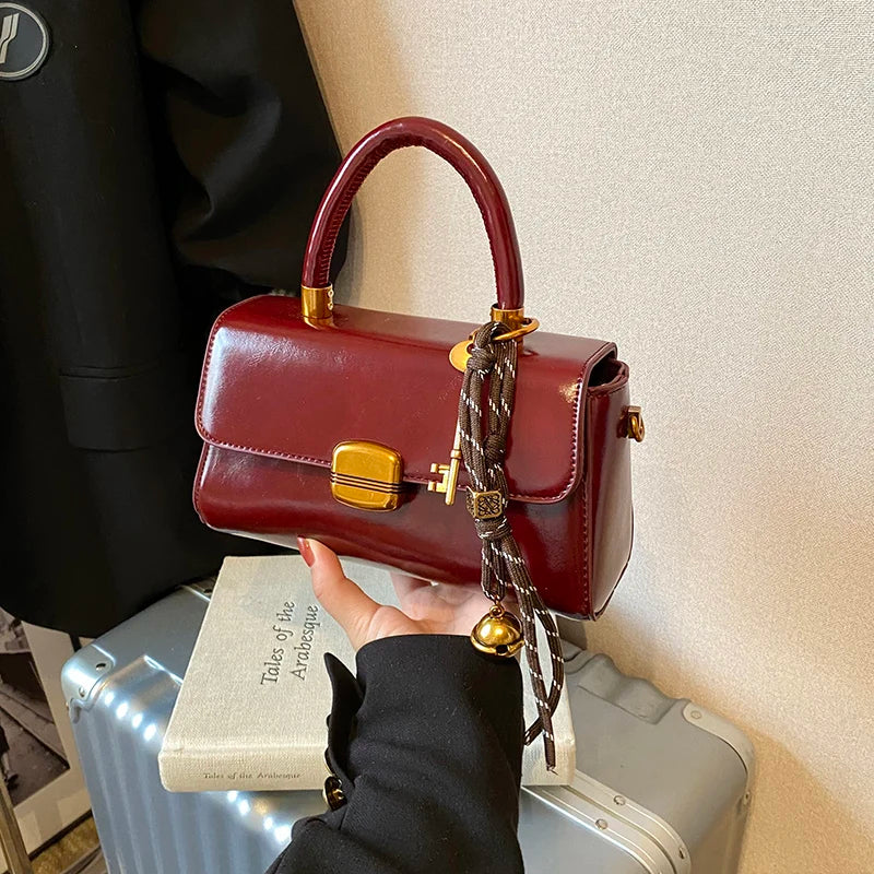 Vintage Fashion Top-Handle Bag – Winter Luxury Designer Flap Shoulder Crossbody Handbag with Pendant